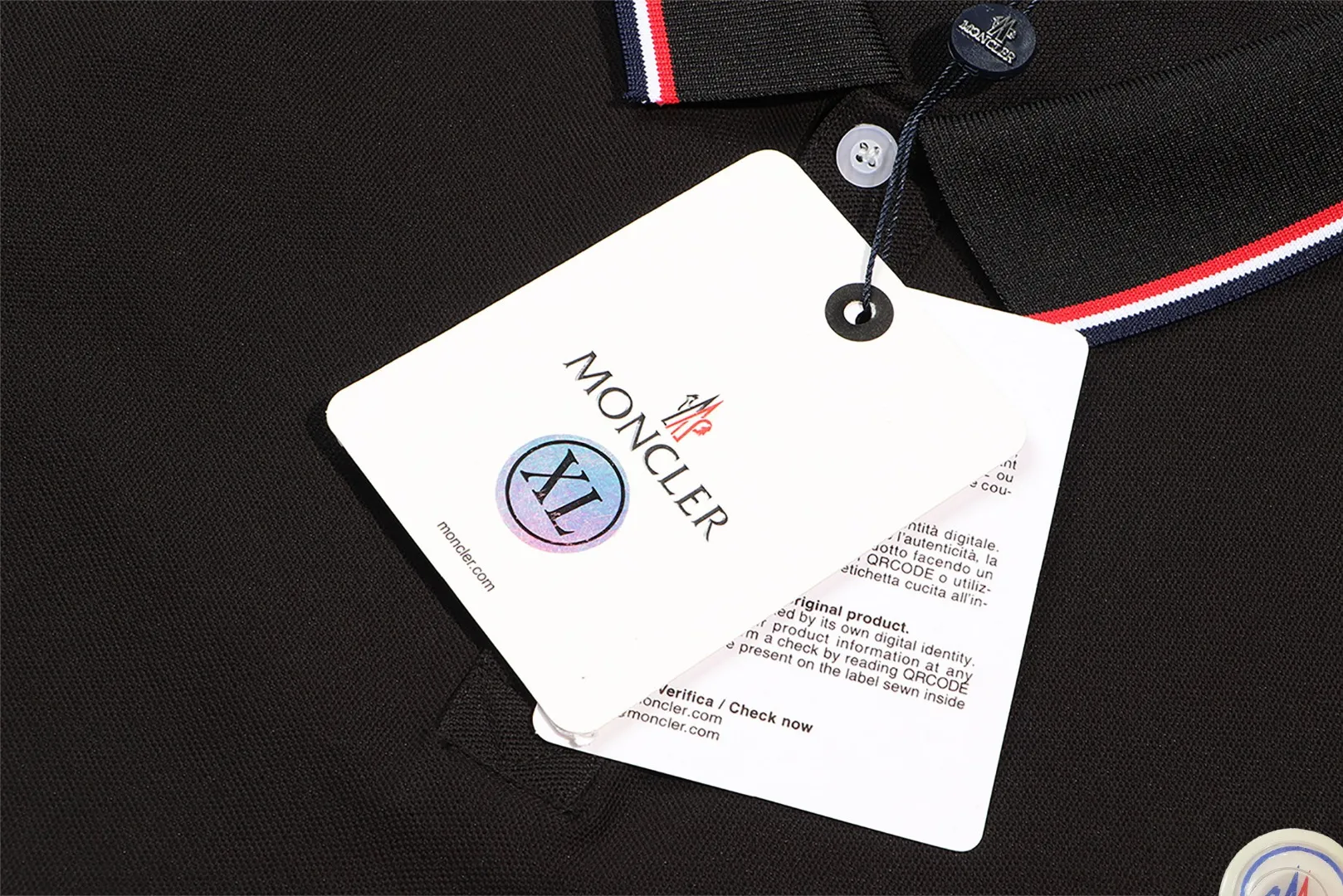【New Arrival In Stock】𝐌𝐎𝐍𝐂𝐋𝐄𝐑~ #2025 New Arrival Quality POLO ， Breathable ， ， ， Quality。 ！ ， ！ LOGO Quality ：Black，White Sizes：M~L~XL~2XL~3XL